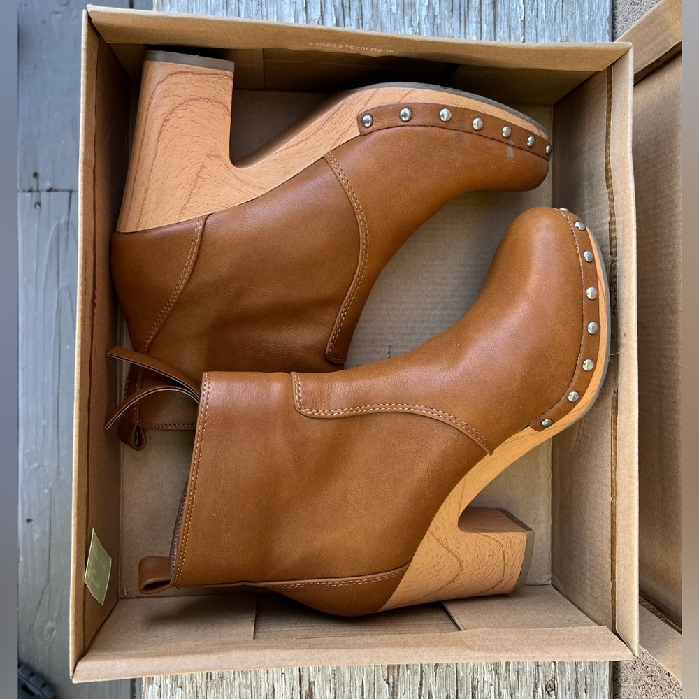 Revel KACY
CARAMEL STELLA
SIZE: 9
